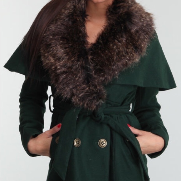 Like new wool blend pea coat w/ removable faux fur