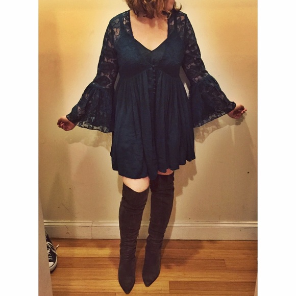 🚫SOLD🚫Free People Bell Sleeve Lace Dress - Picture 3 of 4