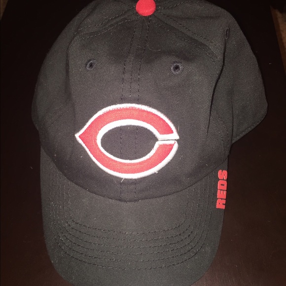 Cincinnati Red's hat