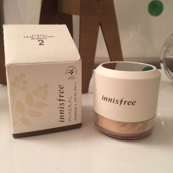 NIB Korean Brand Mineral Powder - Picture 1 of 4