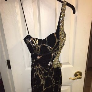 Black prom dresses