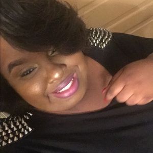 Meet your Posher, Ebony