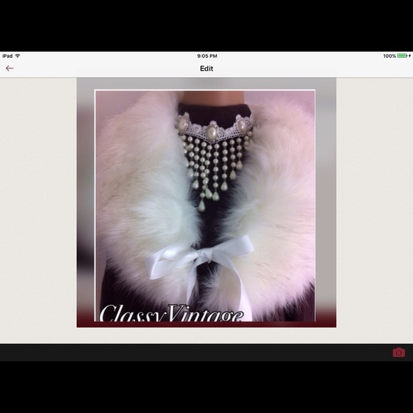 White faux fur neck warmer - Restocked - Picture 4 of 4