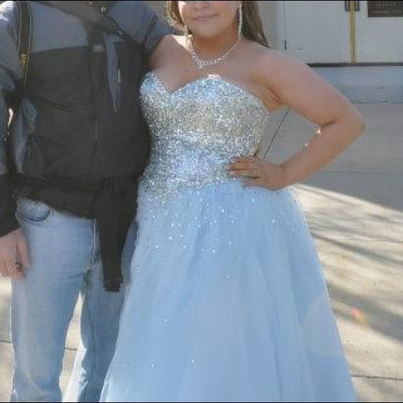 Prom dress - Picture 4 of 4