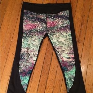 NEVER WORN!  Fabletics capri workout pants