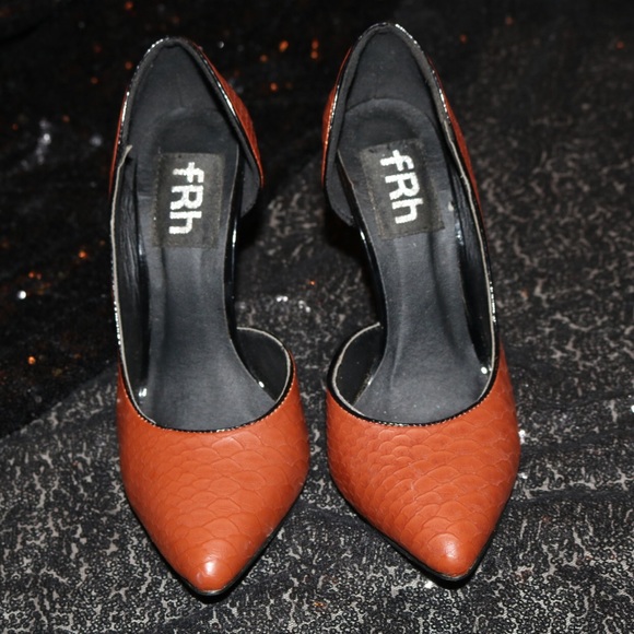 Stiletto - Picture 1 of 8