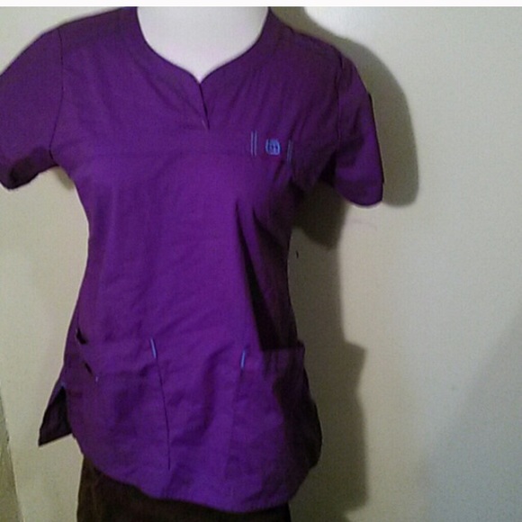 Wonderwink scrub top