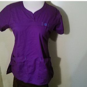 Wonderwink scrub top