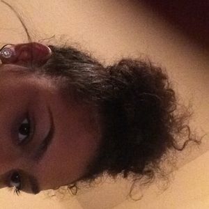 Meet your Posher, Jasmine