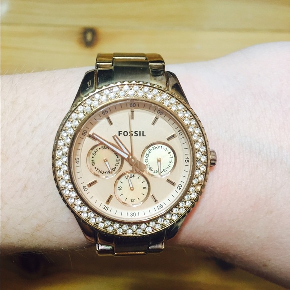 Rose gold Fossil watch - Picture 3 of 3