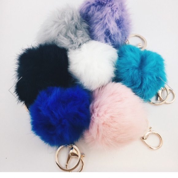 Royal blue puff puff key chain - Picture 2 of 2