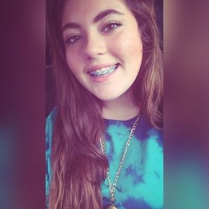 Meet your Posher, Alexis