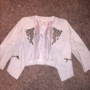 Sz S. Never worn . Too small for me.