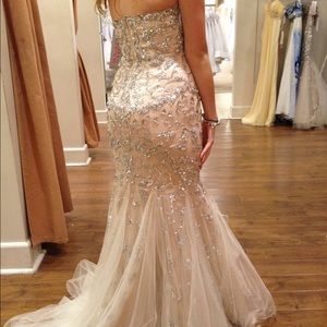 Jiovanni Prom Dress