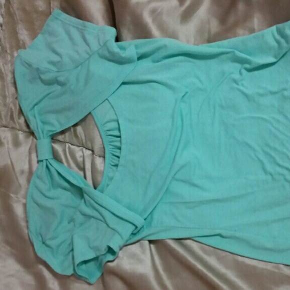 A teel Tee Shirt! - Picture 2 of 3