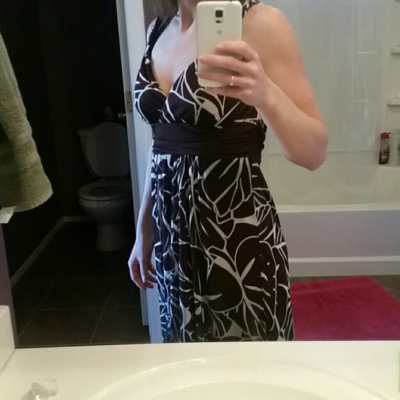 Dress - Picture 3 of 4