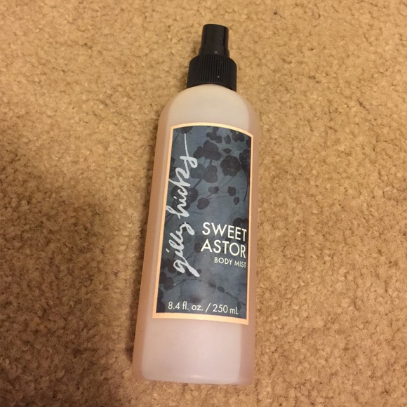 Gilly Hicks Sweet Astor body mist