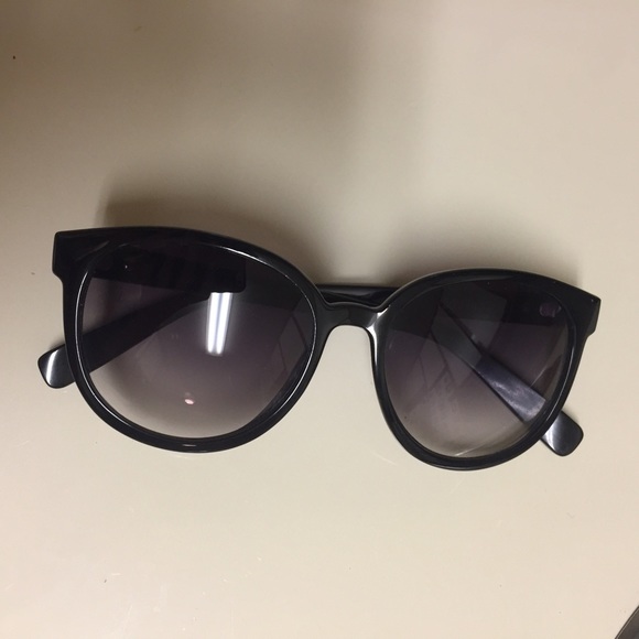 Super cute brand new sunglasses