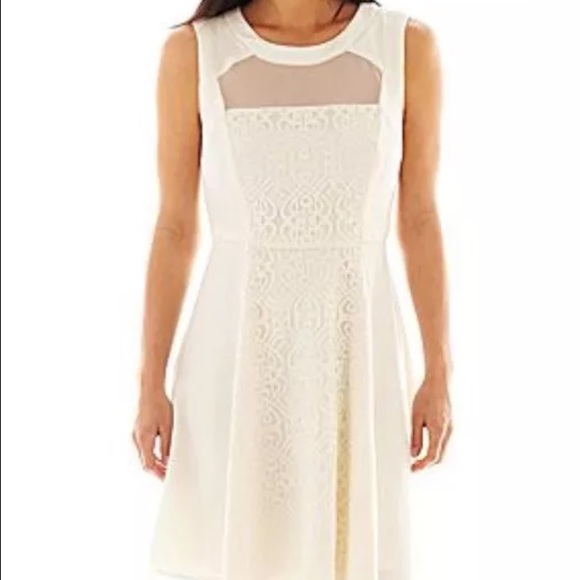 Studio One Mesh Insert Dress - Picture 4 of 4