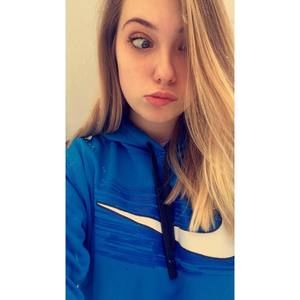 Meet your Posher, Corinne