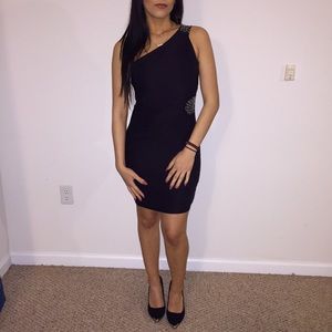 Black one shoulder bodycon
