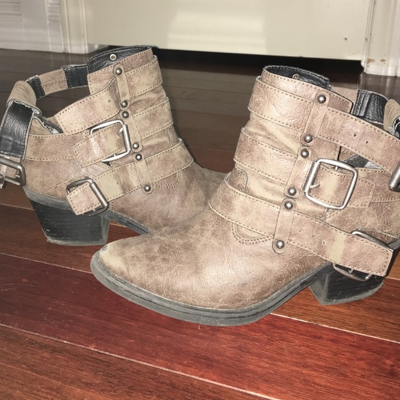 Buckle up booties ! So cute