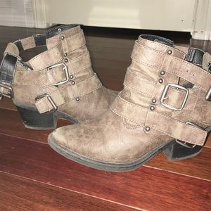 Buckle up booties ! So cute