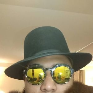 Meet your Posher, Roger