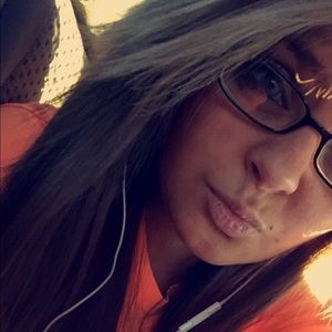 Meet your Posher, Casey