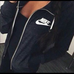 NIKE ZIP UP SWEATSHIRT