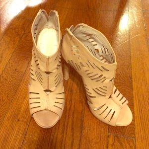 BCBG Generation size 6 1/2 heels!!