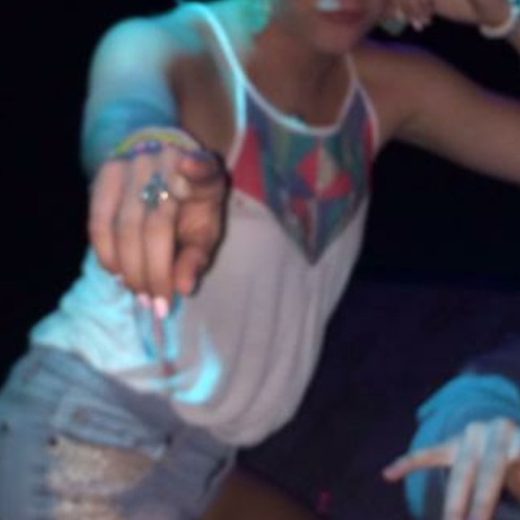 Cute top - Picture 4 of 4