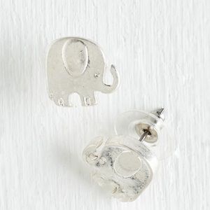 NWOT Elephant earrings!