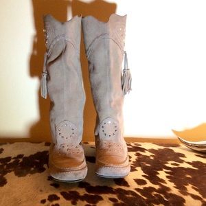 Vintage tall grey moccasins!