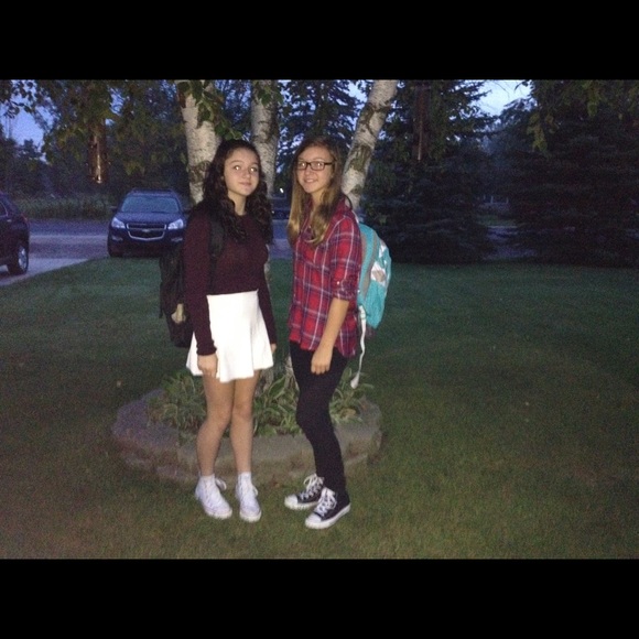 white pleated skater skirt - Picture 3 of 3