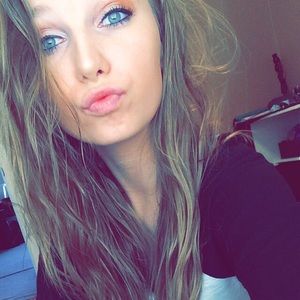 Meet your Posher, Kaleigh