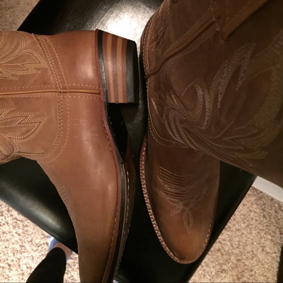 Laredo Round Toe Cowboy Boots. - Picture 2 of 6