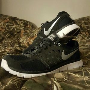 Mens Nike flex runs