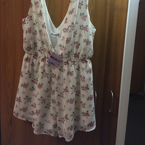 Modlook Floral Romper - Picture 2 of 4