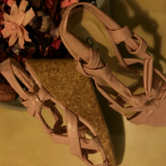 Women's shoes