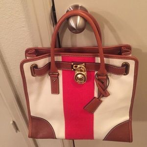 👜NWOT GENUINE Michael Kors handbag👜