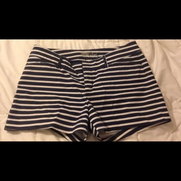 Old Navy Striped white and navy shorts!