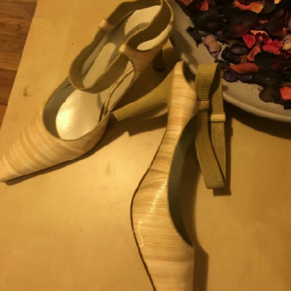 Women's shoes