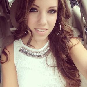 Meet your Posher, Cierra