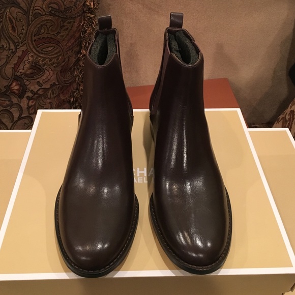 NEW BROWN LEATHER BOOTIES - Picture 2 of 4