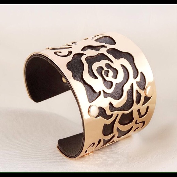 Black gold plated cuff bracelet,flower bangle