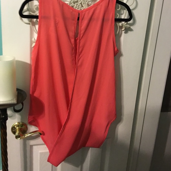 NWT Coral top - Picture 2 of 4