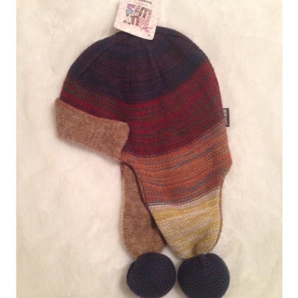 MUK LUKS Accessories - MUK LUKs Pom Pom Trapper Hat