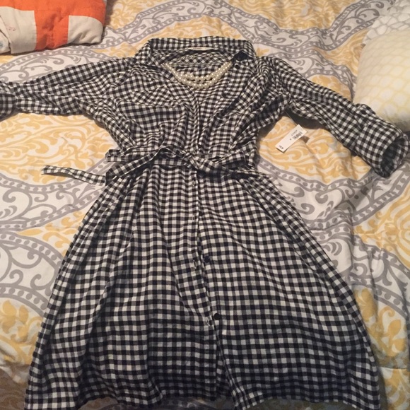 New with tags flannel dress (necklace not include)