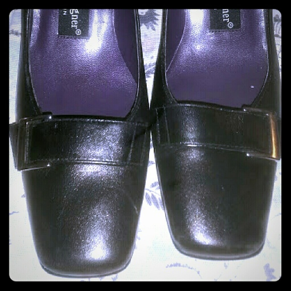 Etienne Aigner Black Leather Pumps w/Buckle